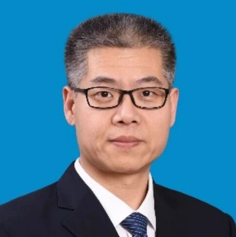 凯伏光电 杨冠军：钙钛矿膜抽气结晶器：大绒面硅片一步溶液法制造高效叠层电池